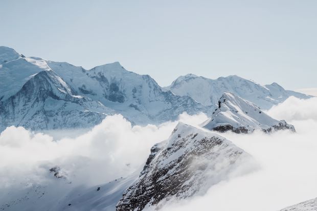 Tonton: Pelajari Cara Pemain Ski Profesional Bermain Ski di Level Tertinggi