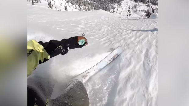 Lihat: Alexi Godbout Skis "Jalur Pow Panas Lezat" Seperti Bos