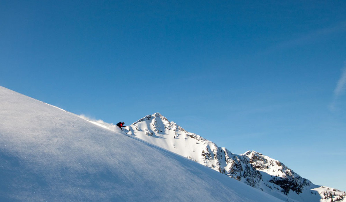 Kelley, following his rule of thumb in the Valhallas—never cross another pair of tracks. PHOTO: Courtesy of Karl Kelley
