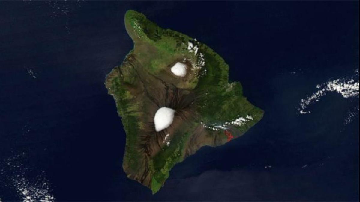 Skiers, aim Google Earth to Hawaii's volcanos and scout those wintery descents. PHOTO: NASA