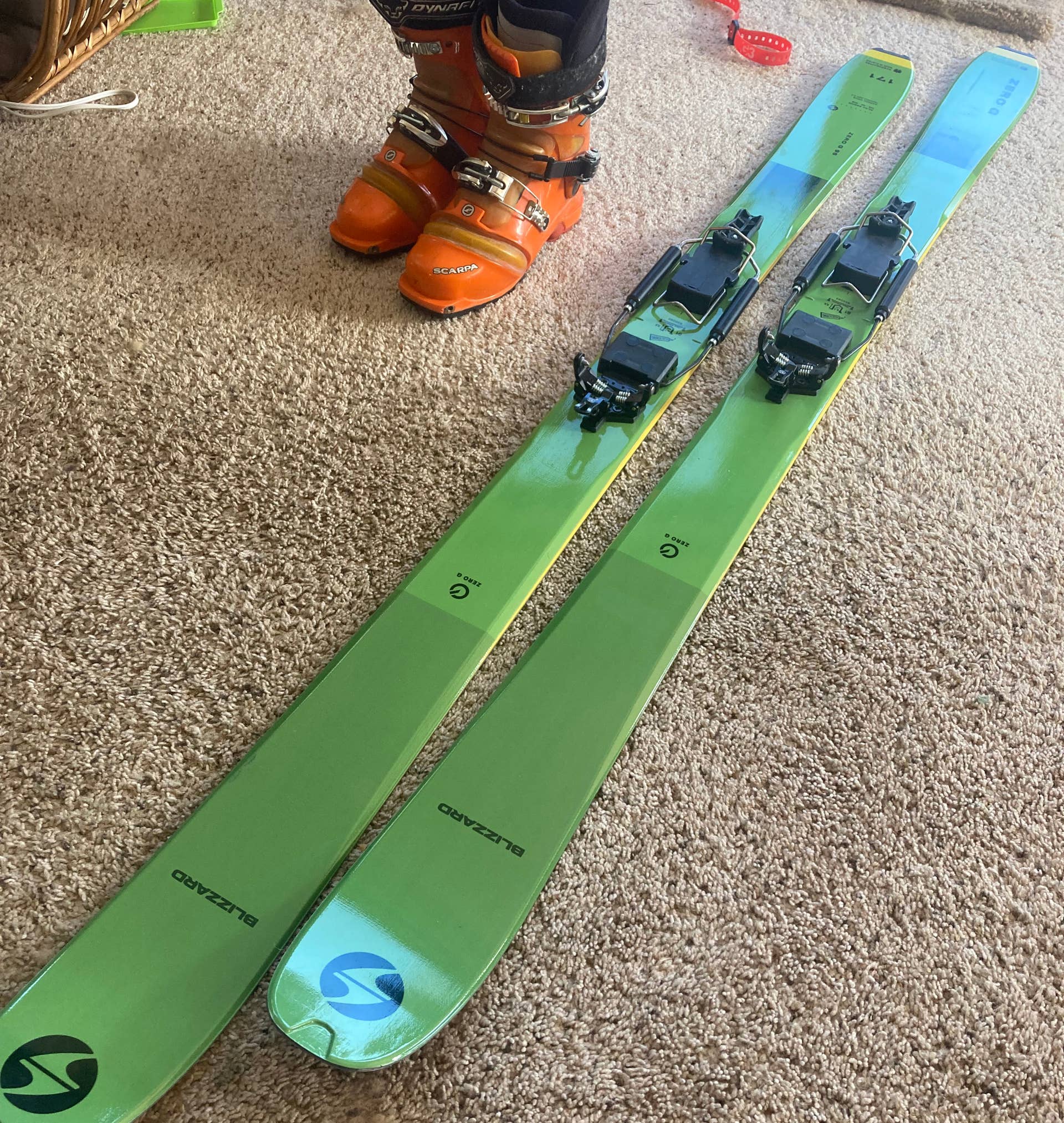 On The Snow with the Voile Transit TTS - POWDER