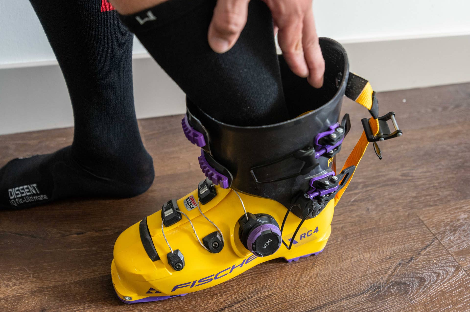 do salomon ski boots fit true to size S/Pro Alpha 110 2026 ensuring a completely personalized boot that eliminates pressure points and maximizes comfort during long days on the slopes Salomon S/Pro Alpha 120 GW