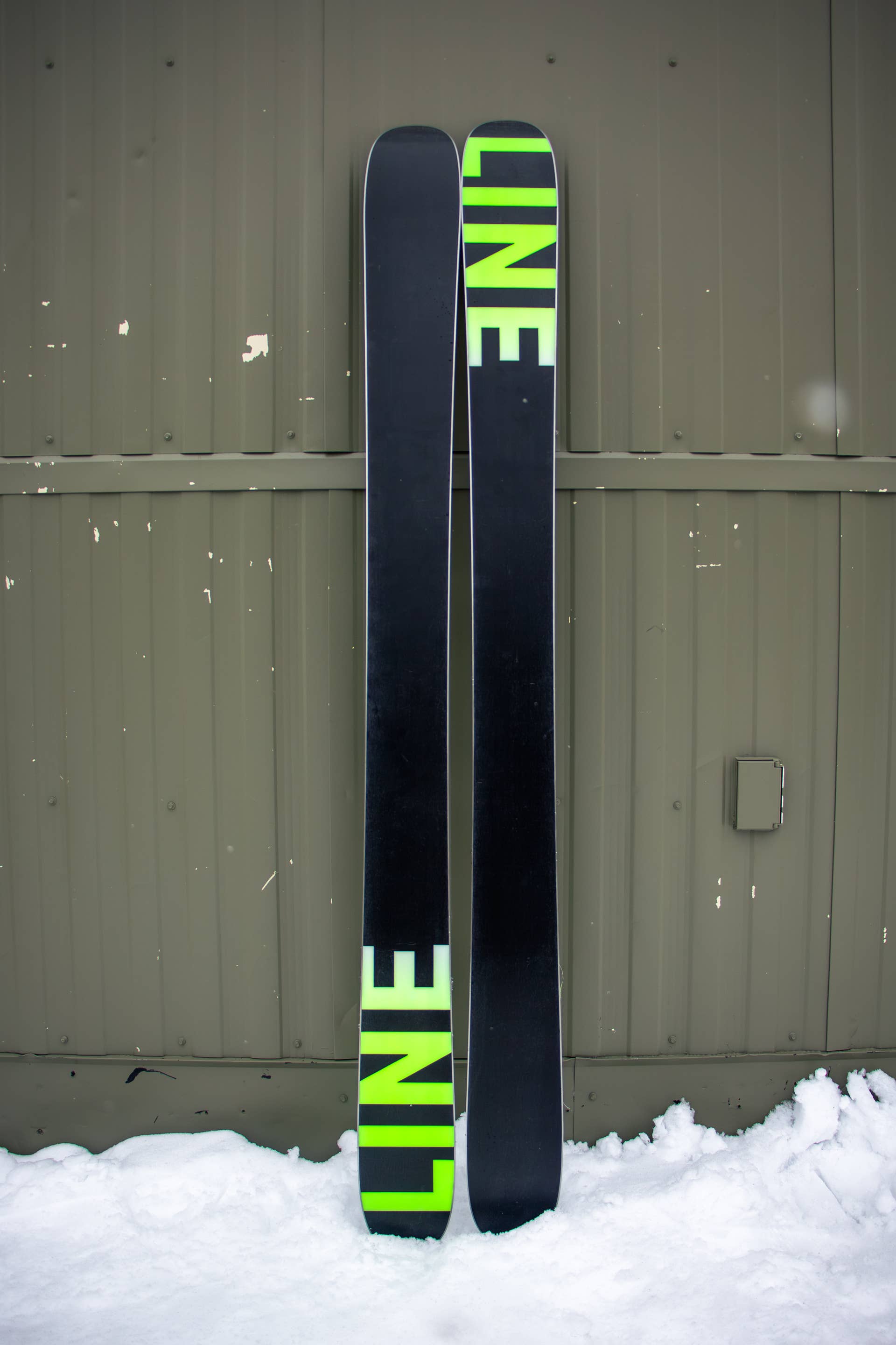 Review: Line Bacon 122 Skis - Powder