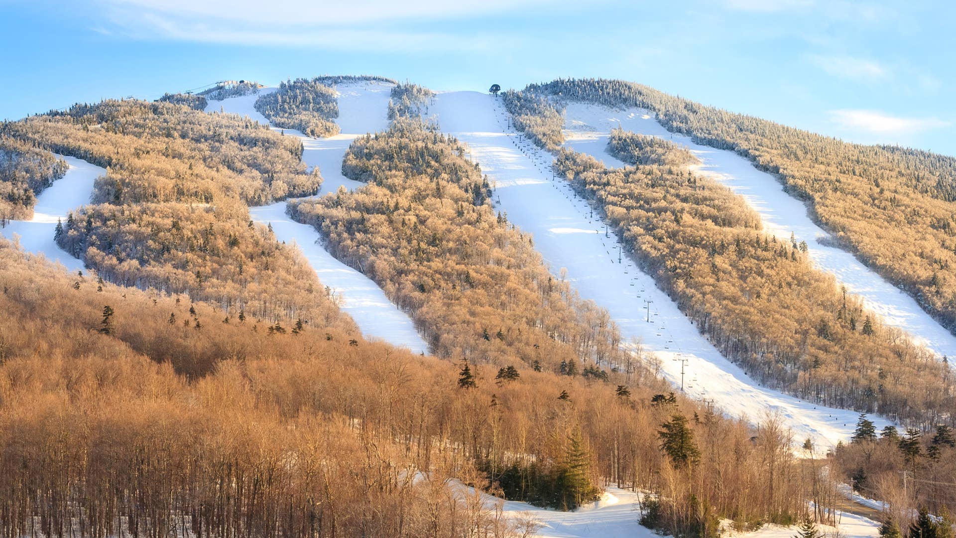 The 11 East Coast Ski Resorts Still Open in 2026 - Powder