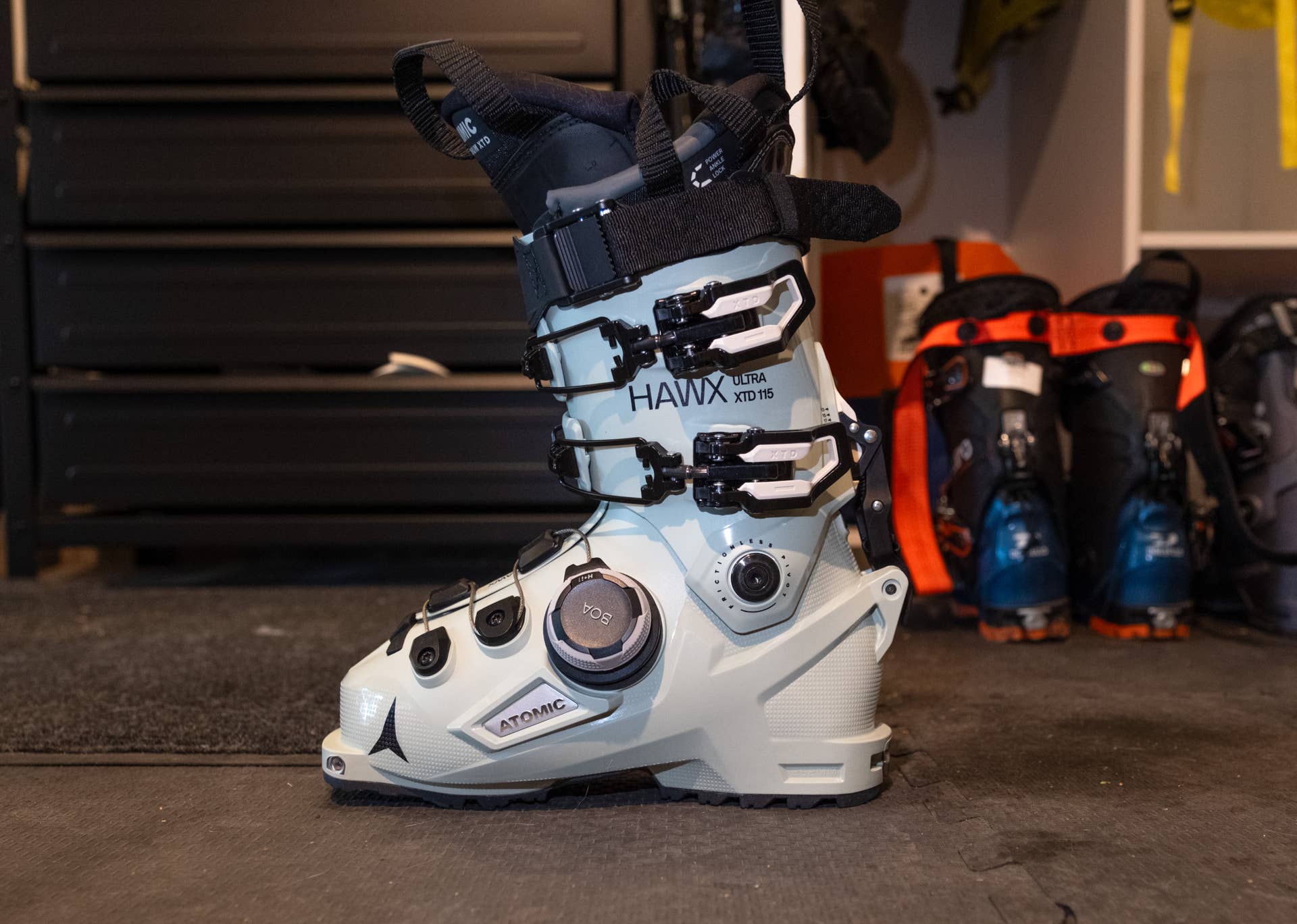 Women's Ski Boot Review: Atomic Hawx Ultra XTD 115 - Powder