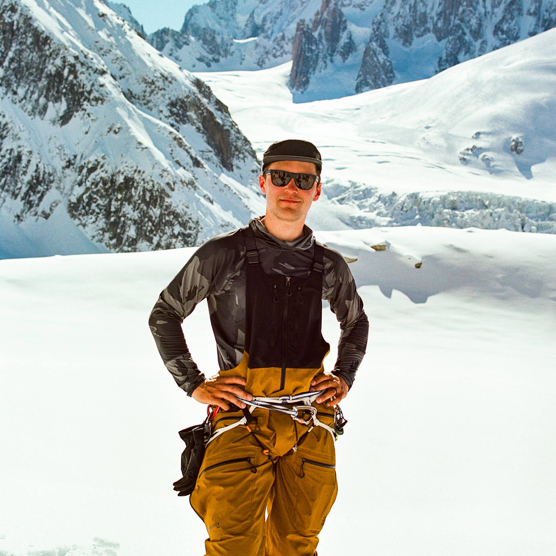 Max Rilling About Us - Powder