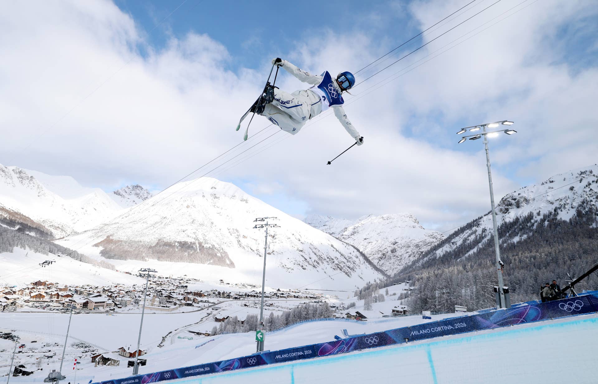 Eileen Gu Wins Gold In Women's Ski Halfpipe at Milan-Cortina 2026 - POWDER