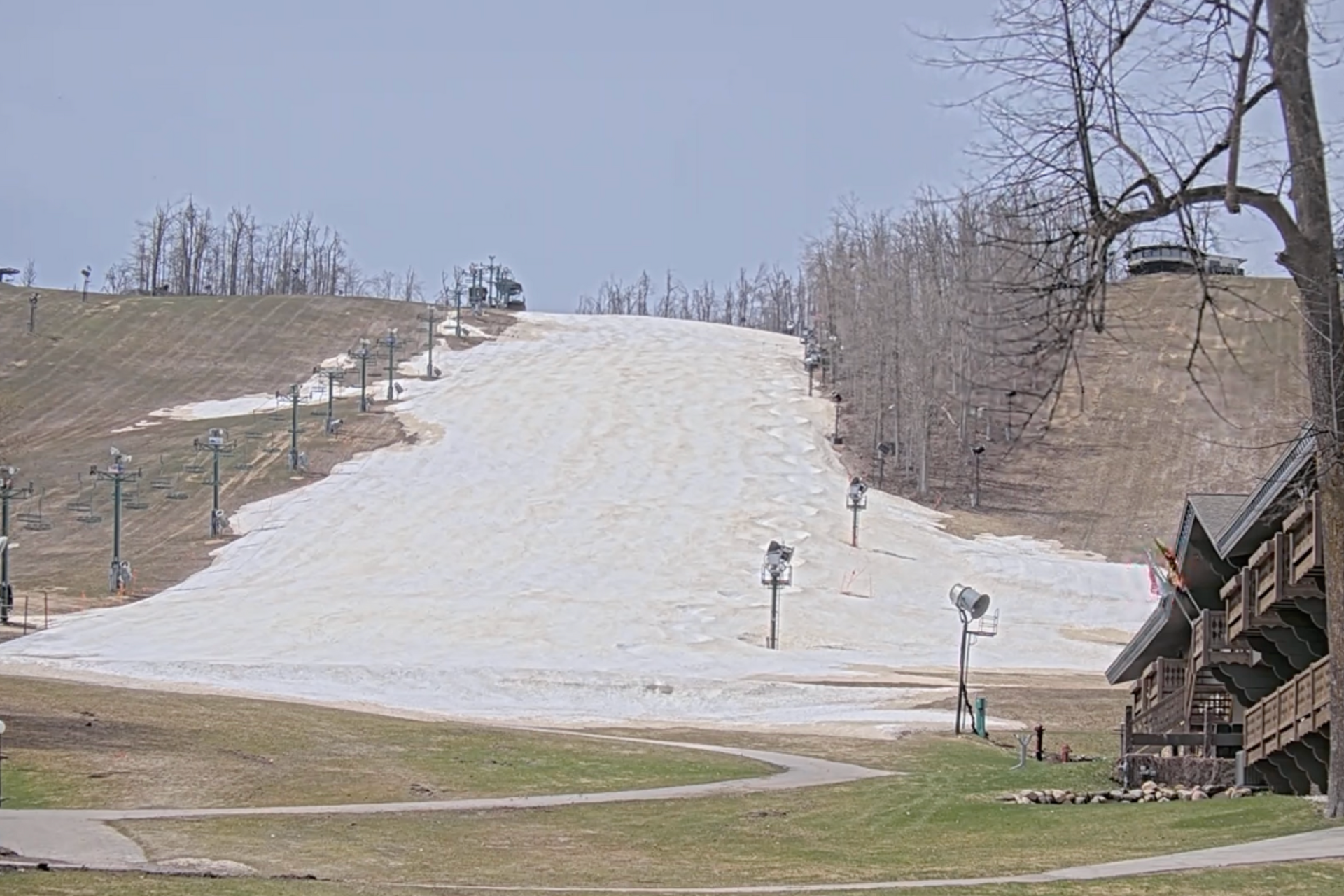 Just One Ski Area Remains Open in Michigan - POWDER