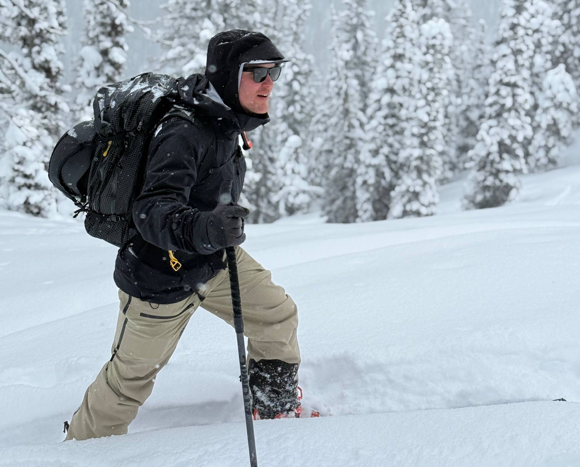 Arc'teryx's Micon LiTRIC™ 32 Is The Best Avalanche Airbag We've