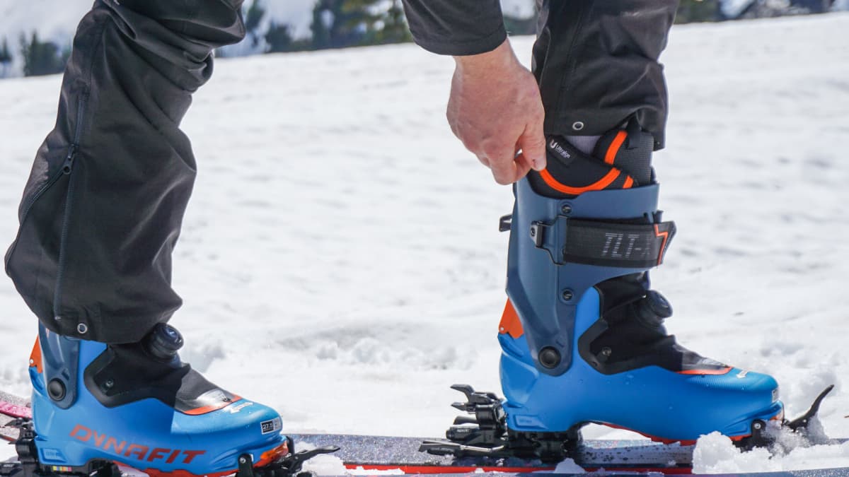 Wide best sale ski boots