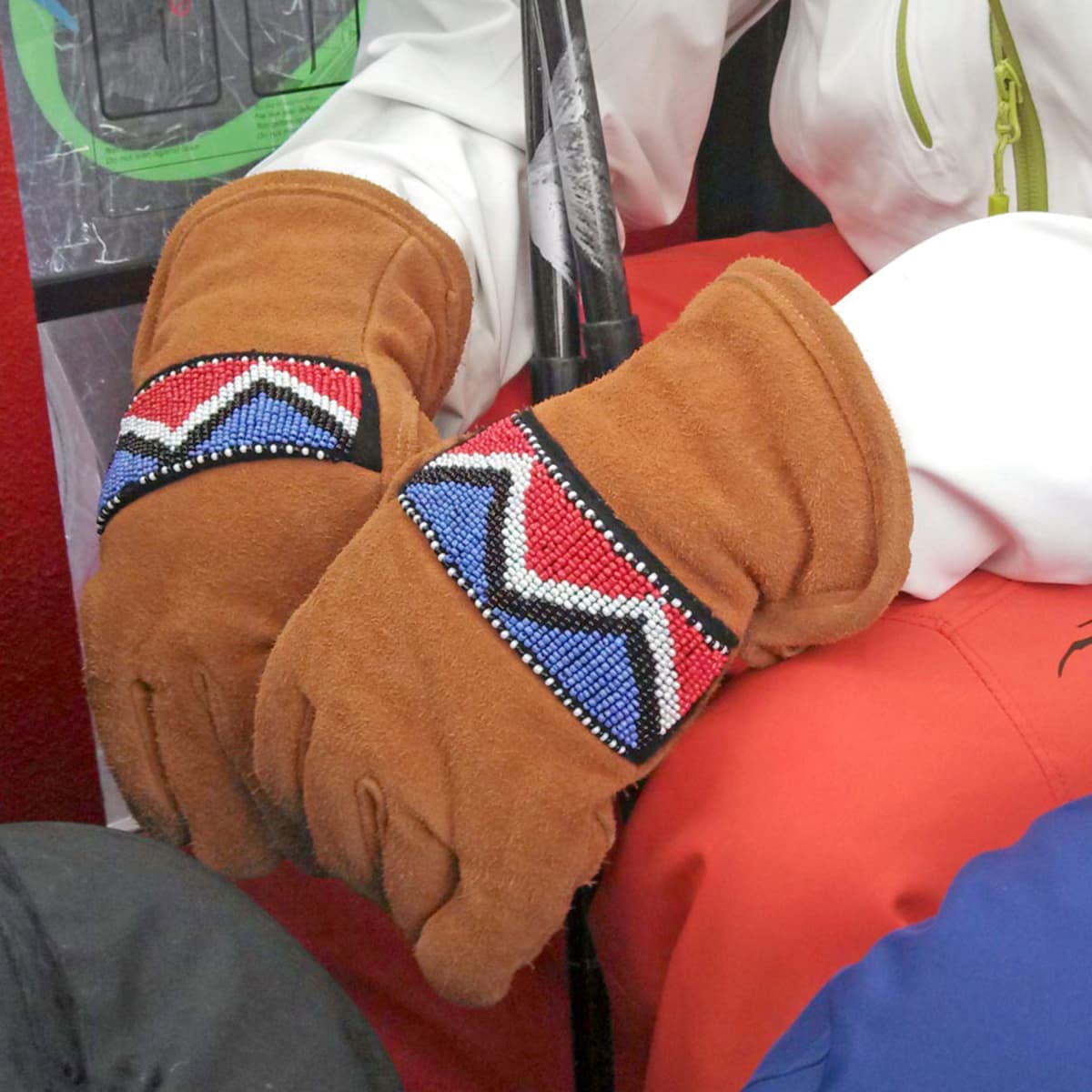 31 Days of Giveaways Astis Gloves And Mittens Powder