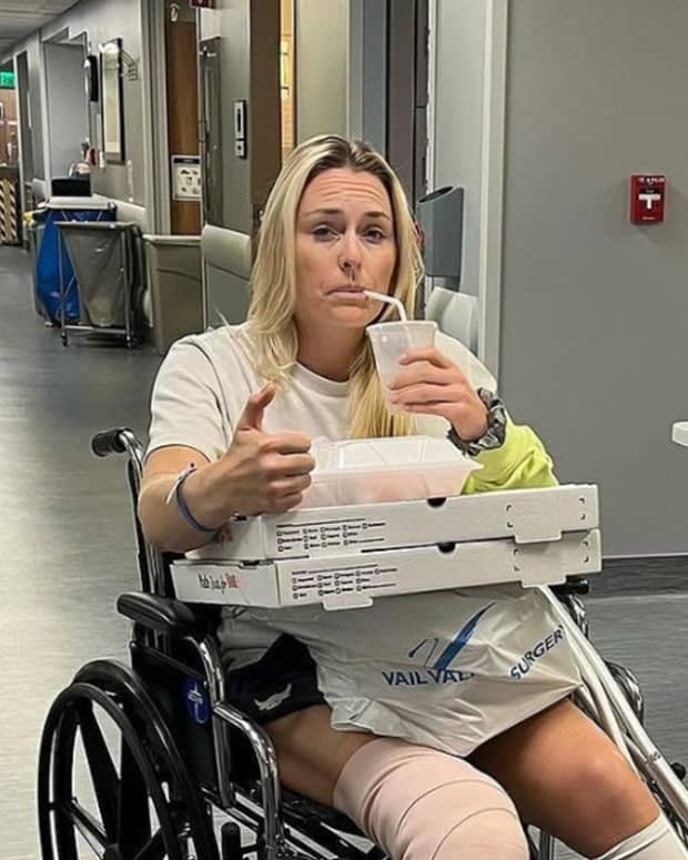 Lindsey Vonn Shares Photos From Knee Replacement Surgery