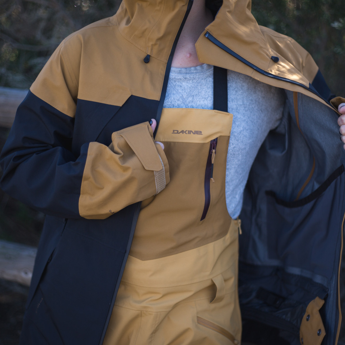 Dakine's New Kit for Women - Powder