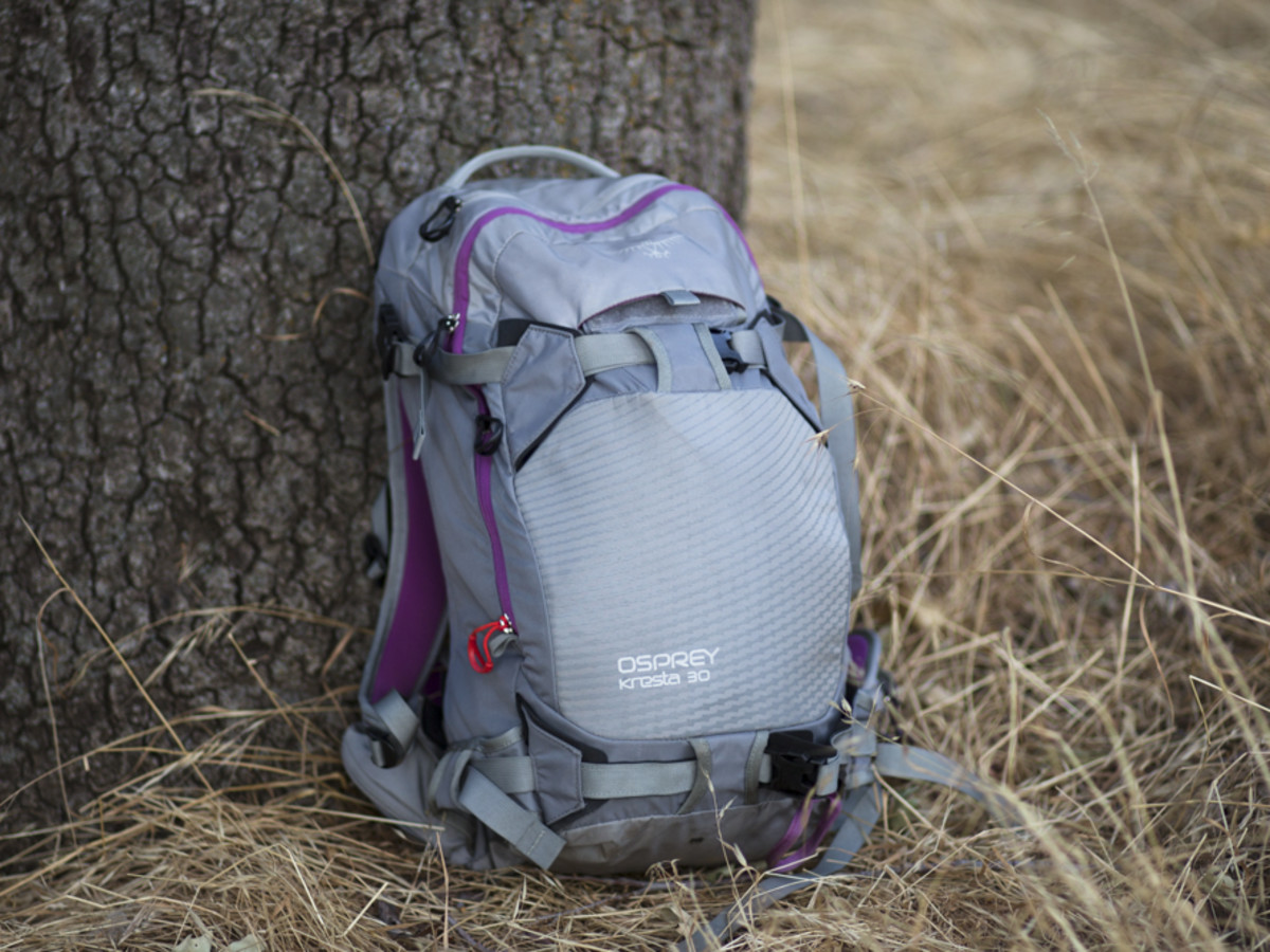 Osprey　KRESTA30 Amazon.com : Osprey Kresta 30L Women's Ski Backpack, Pine Leaf