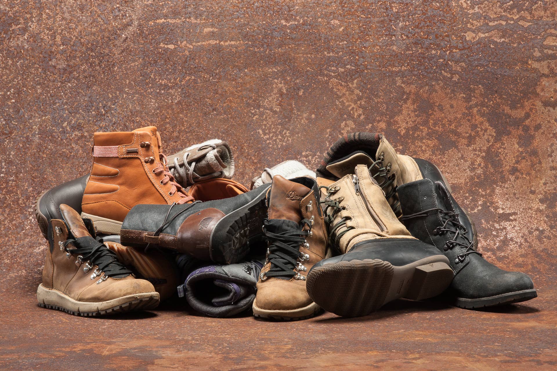 The Best Boots For Mountain Wear - Powder display picture 3