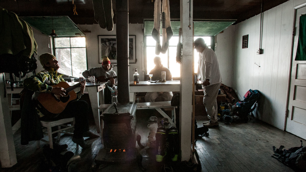 5 Expert Tips to Make Packing for Your Backcountry Hut Trip Way Easier