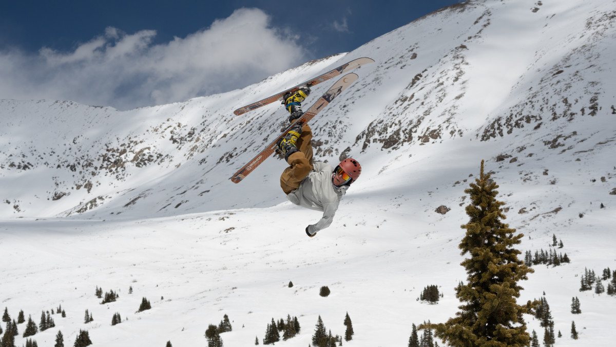 Telemark Skiing Is Back–But the Internet Can’t Agree on What It’s Becoming