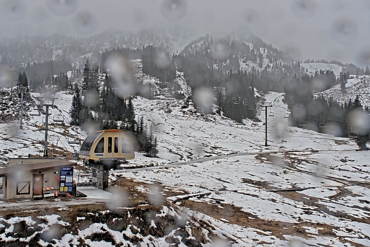 "17 Inches of Water" Reported at Stevens Pass Ski Area Amid Washington Floods