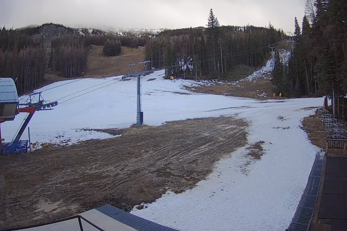 Washington Ski Season Delay Continues, but Hope May Be on the Horizon