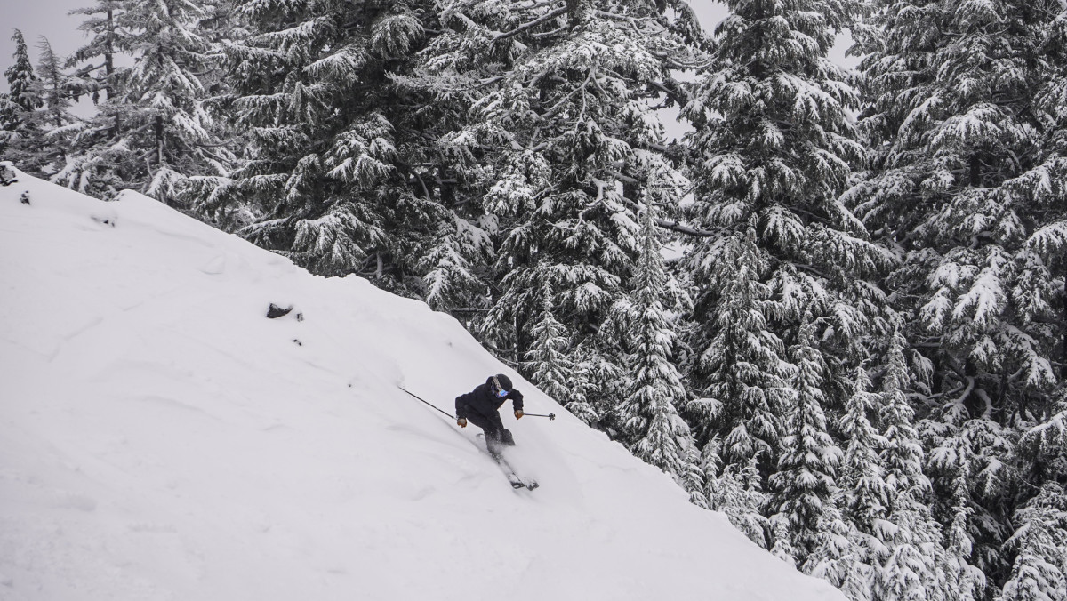 Review: Peak Performance Women's Vertec HIPE 3L Shell Jacket & Pants