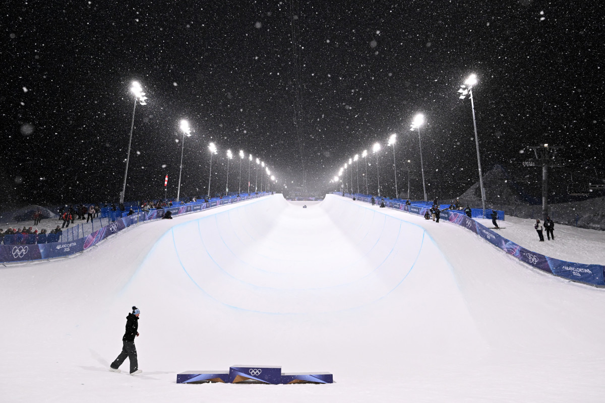 How Hard Is Olympic Halfpipe Skiing, Really? Sports Journalist Finds Out