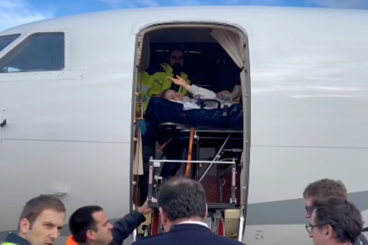 "My Leg Is Still In Pieces": Lindsey Vonn Returns To The U.S.