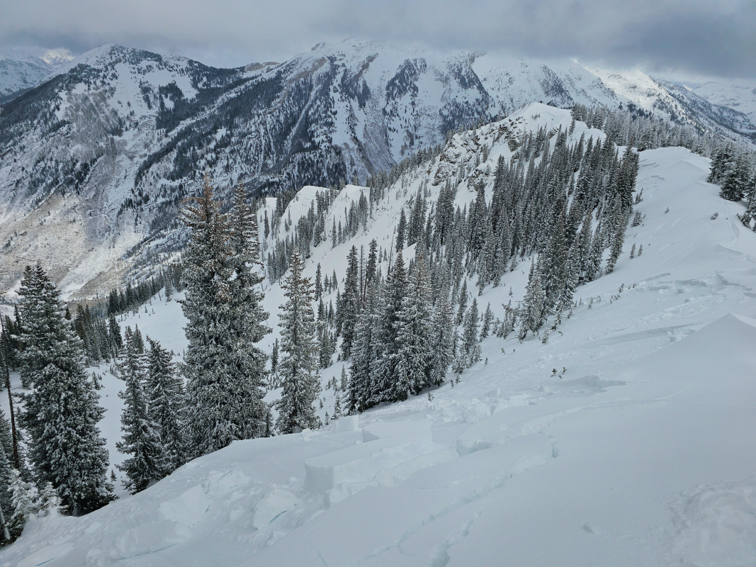 Colorado Forecasters Are "Very Concerned" About Avalanche Accidents This Weekend