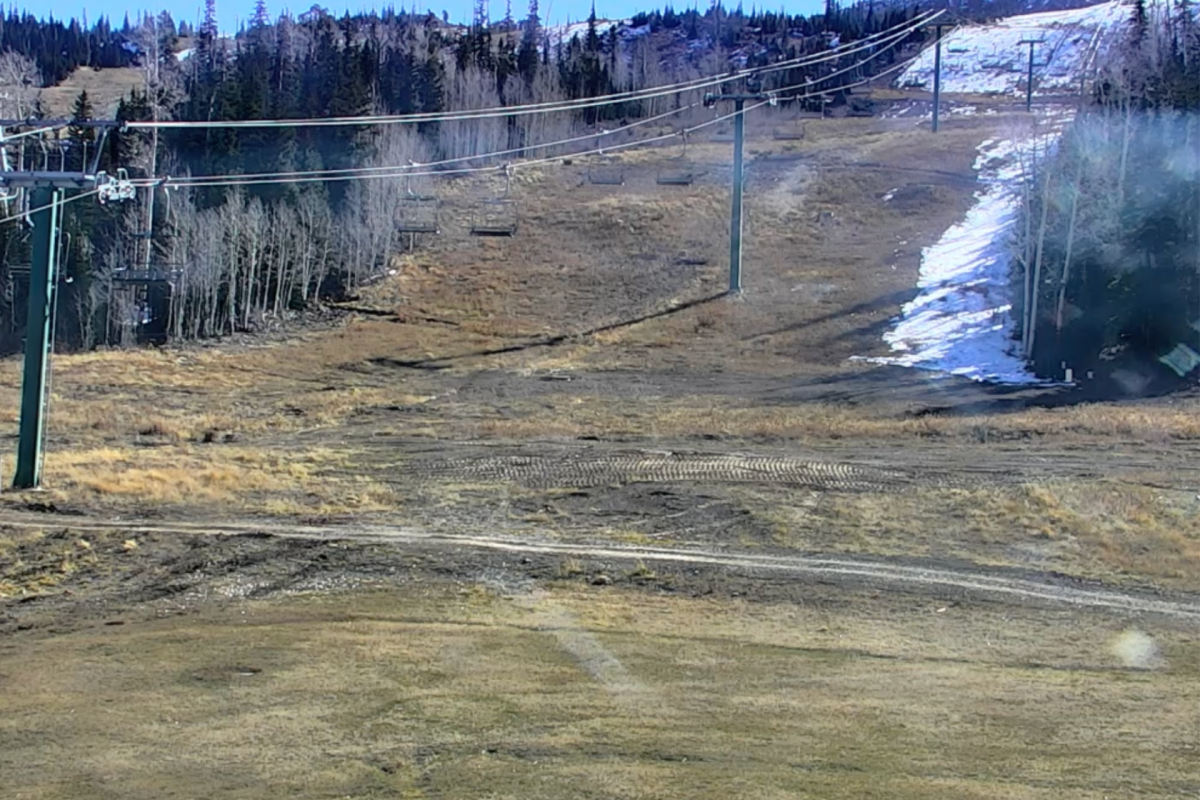 Utah Resort Delays Ski Season Start as Warm Temperatures Stall Snowmaking