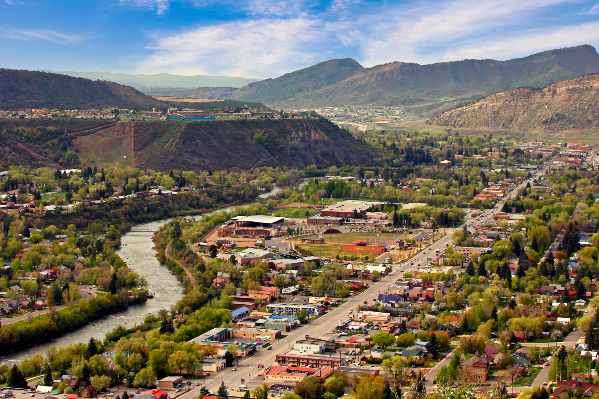 The 6 Best Hidden Gem Mountain Towns To Visit in Summer