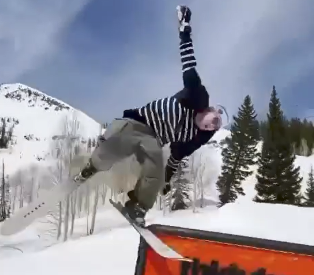 Skier Shreds Spring Park Dengan Ski Nonkonvensional