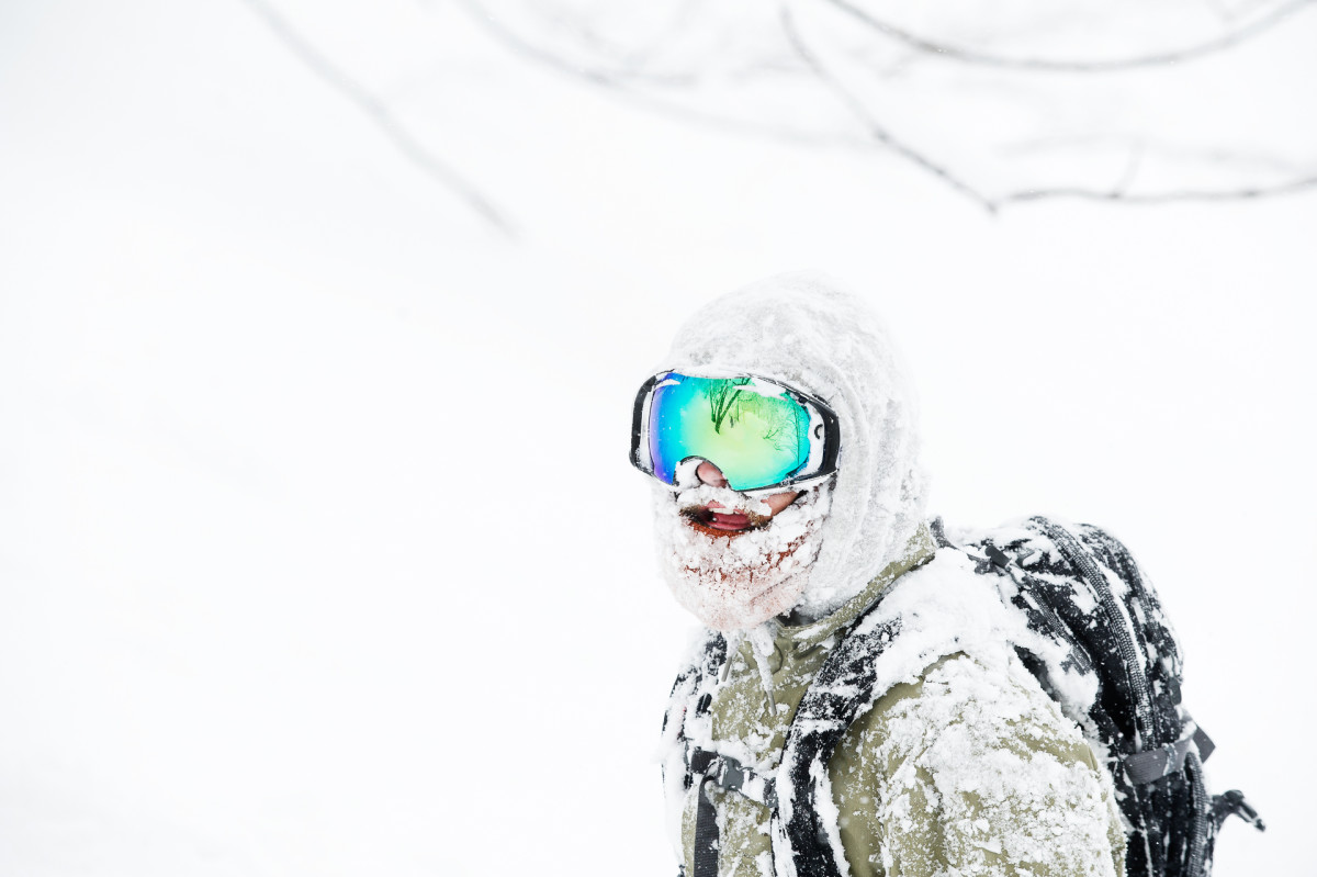 https://www.powder.com/.image/t_share/MTk2MzczODkzNDEyNDMxODEx/cold-weather-gear-for-winter.jpg