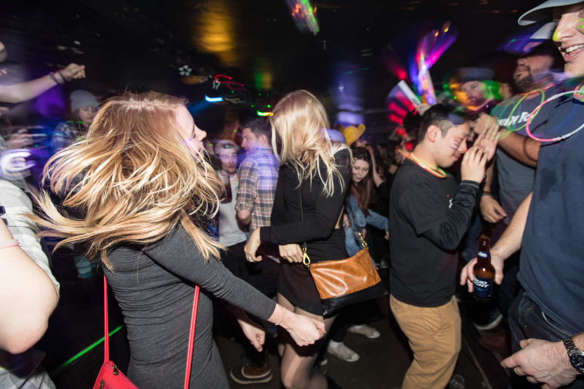 Rethink Your Vegas Bachelorette Party Powder