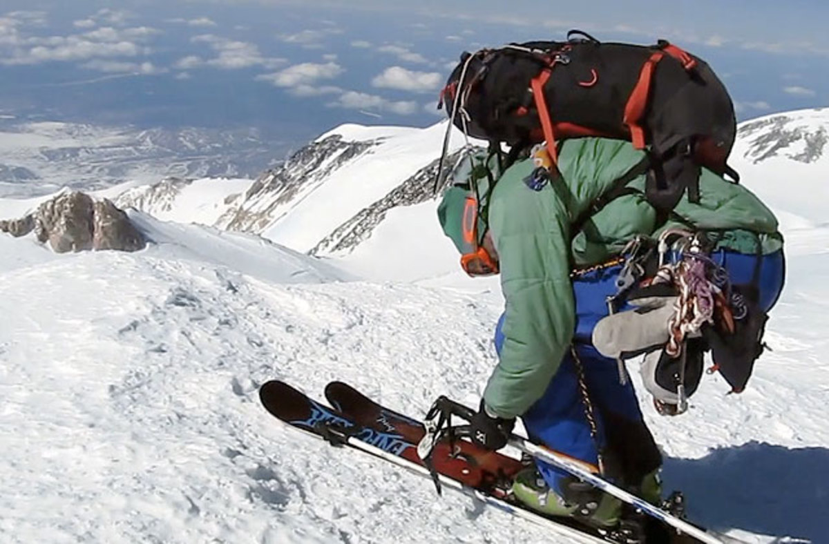 Video Andreas Fransson Skis Denali's South Face Powder