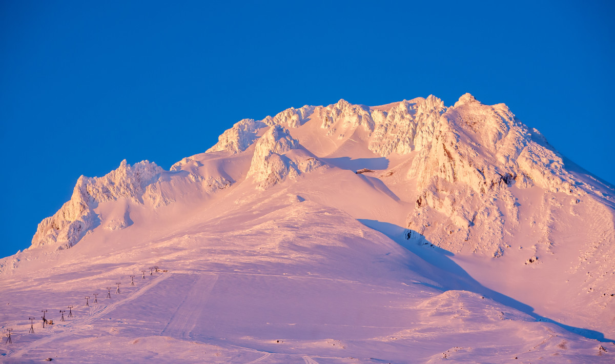Look Dreamy Sunset Summer Skiing On Volcano