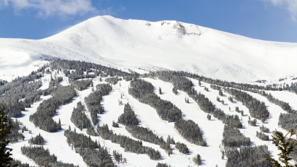 Breckenridge Shocks Skiers With 'Early' Closing Day Announcement