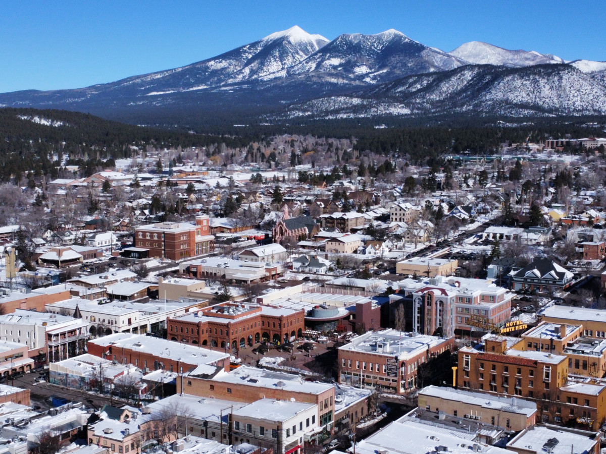 10 Surprising Colleges Near Ski Resorts