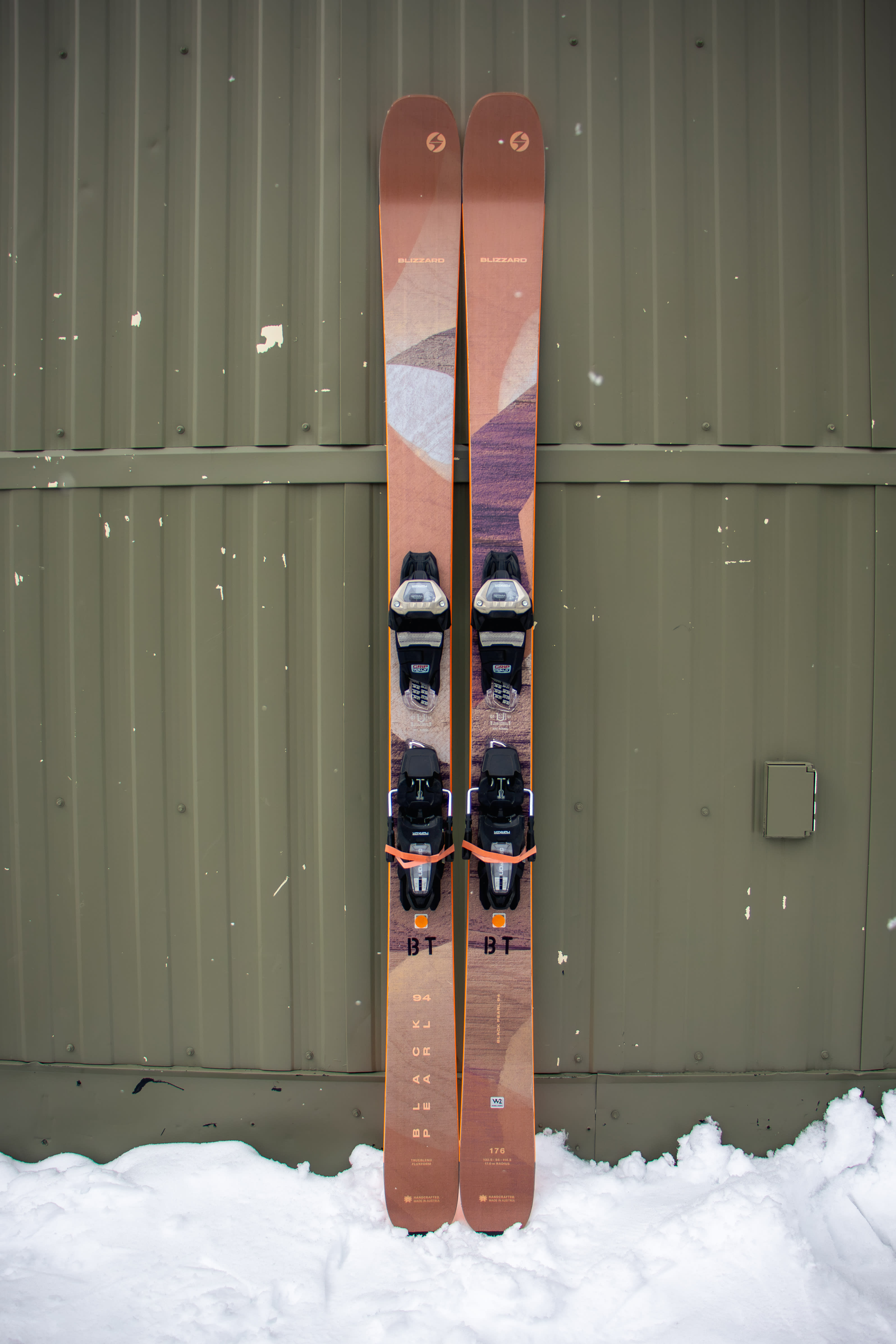 Review: Blizzard Black Pearl 94 Women's Skis - Powder