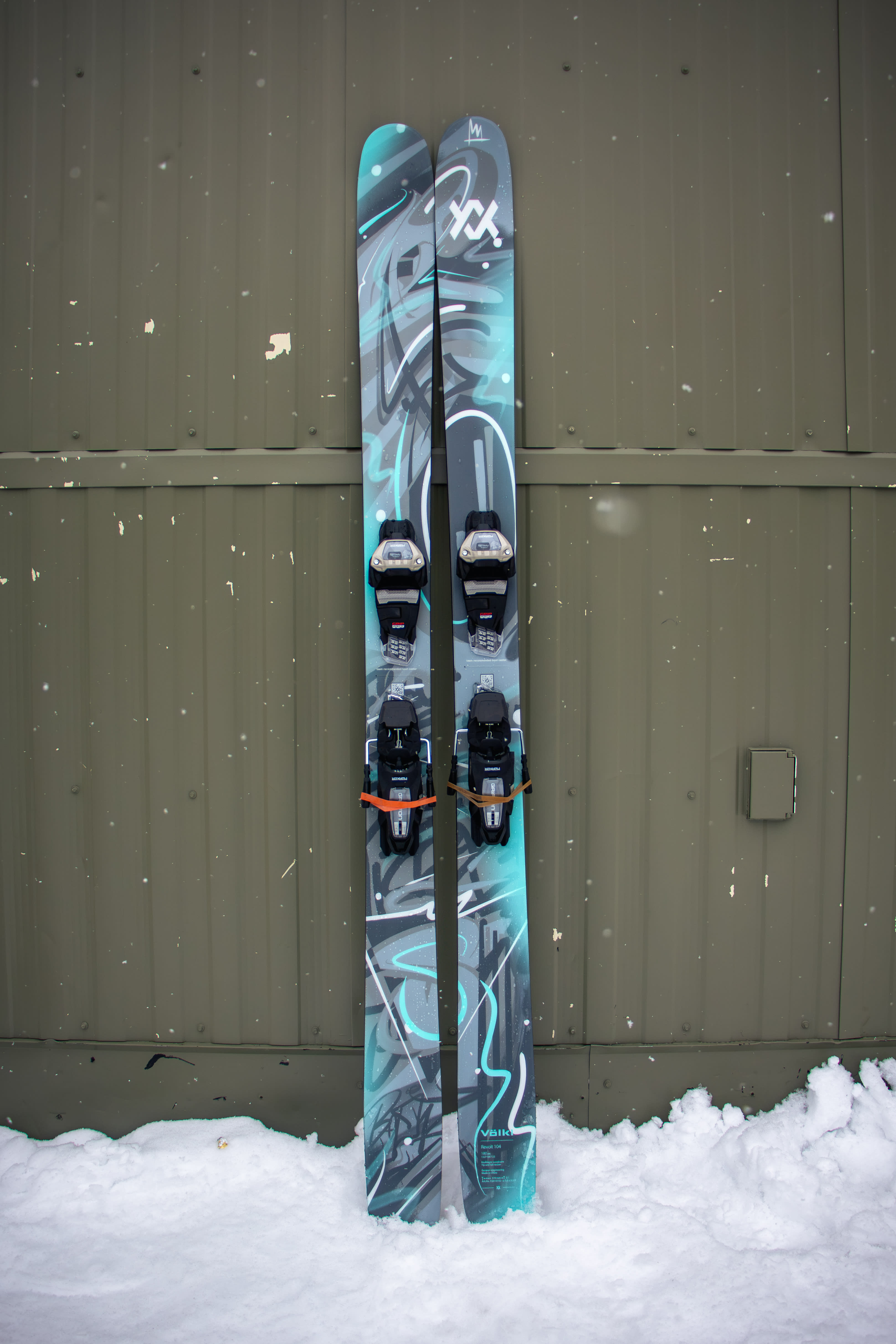 Powder Review: 2025 Völkl Revolt 104 Skis - Powder