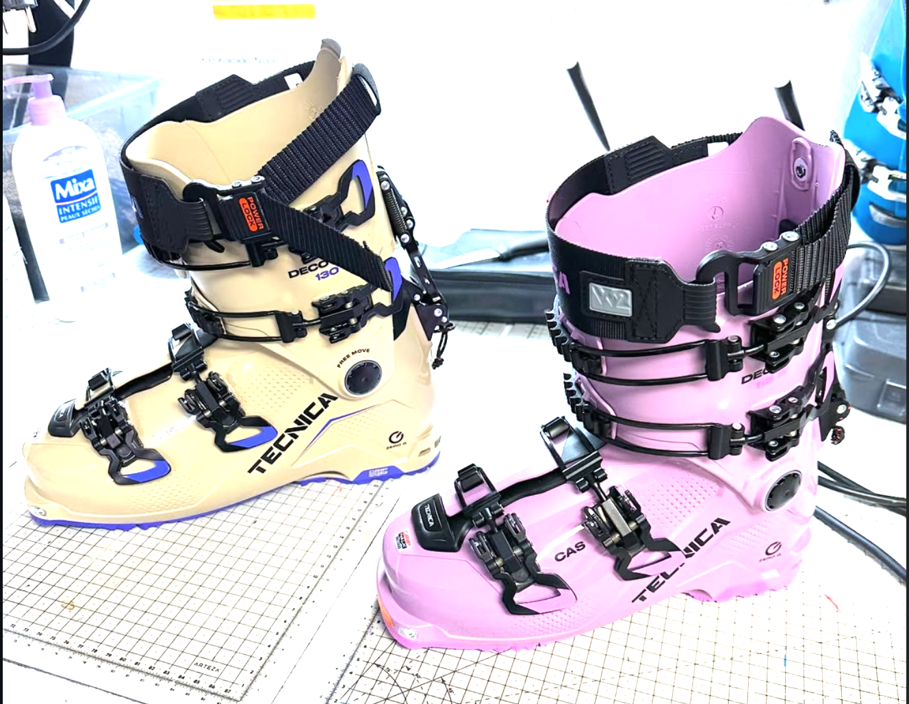 First Look: Tecnica Decoy Boots - Powder