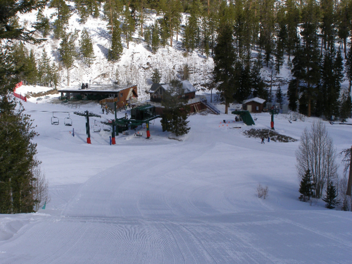 Las Vegas Ski & Snowboard Resort Extends Season Powder